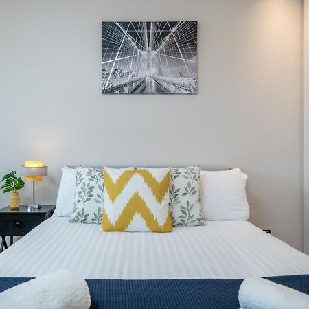 Skyvillion - Cozy Large 4 & 1 Bed Apartments In London Enfield, Mins To Tube Station, Free Wi-Fi Екстер'єр фото