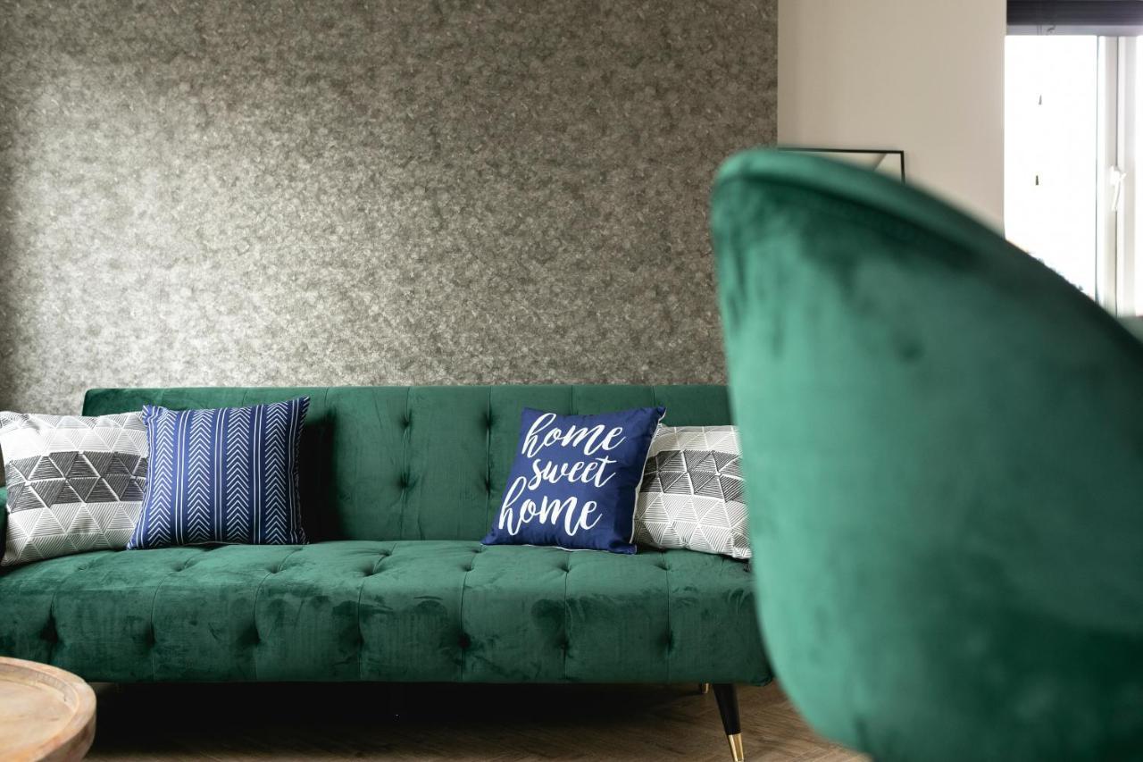 Skyvillion - Cozy Large 4 & 1 Bed Apartments In London Enfield, Mins To Tube Station, Free Wi-Fi Екстер'єр фото
