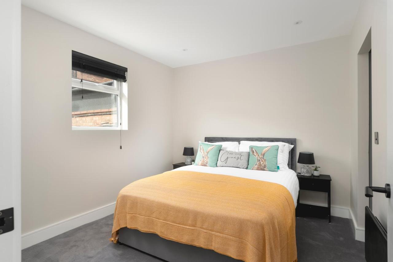 Skyvillion - Cozy Large 4 & 1 Bed Apartments In London Enfield, Mins To Tube Station, Free Wi-Fi Екстер'єр фото