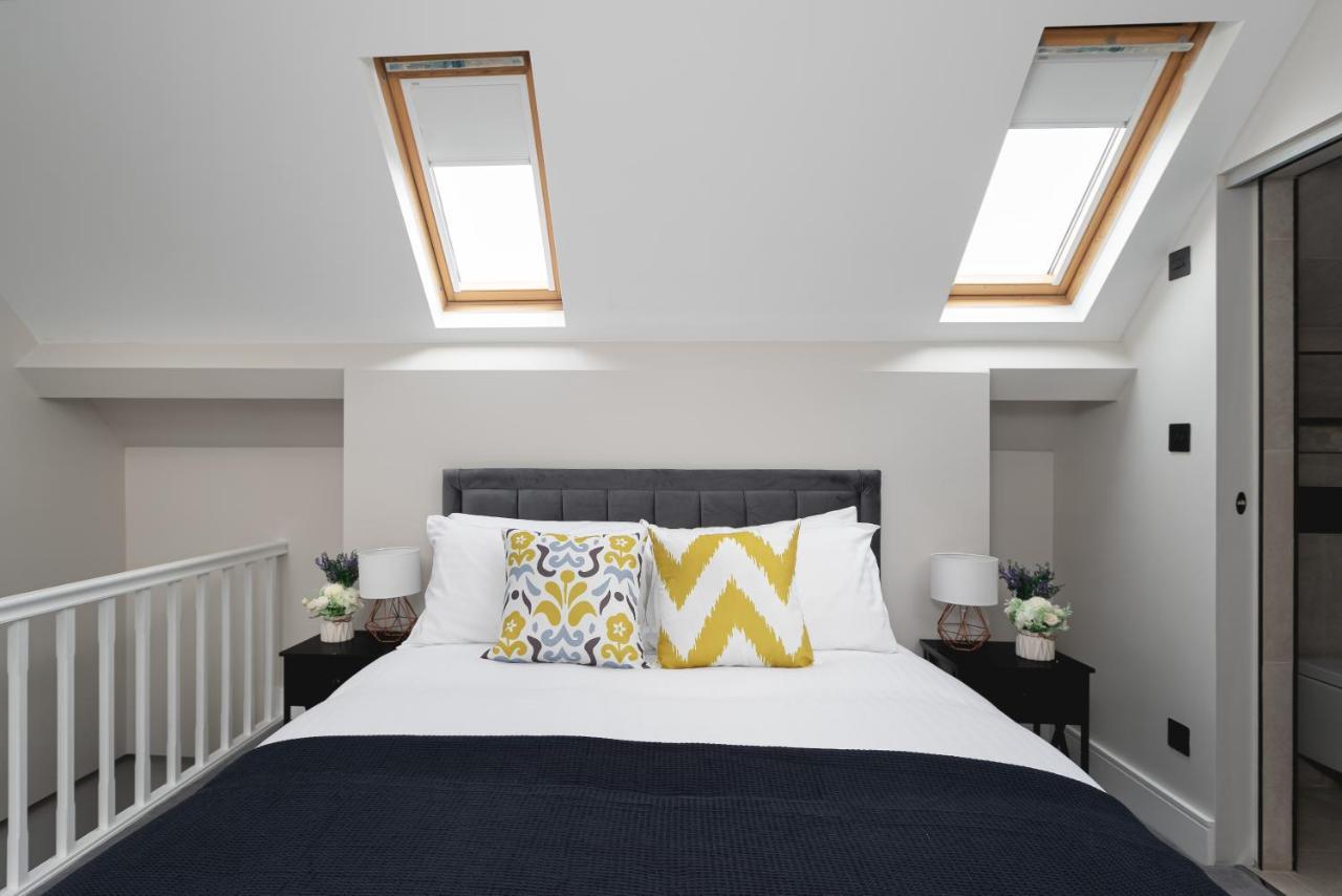 Skyvillion - Cozy Large 4 & 1 Bed Apartments In London Enfield, Mins To Tube Station, Free Wi-Fi Екстер'єр фото