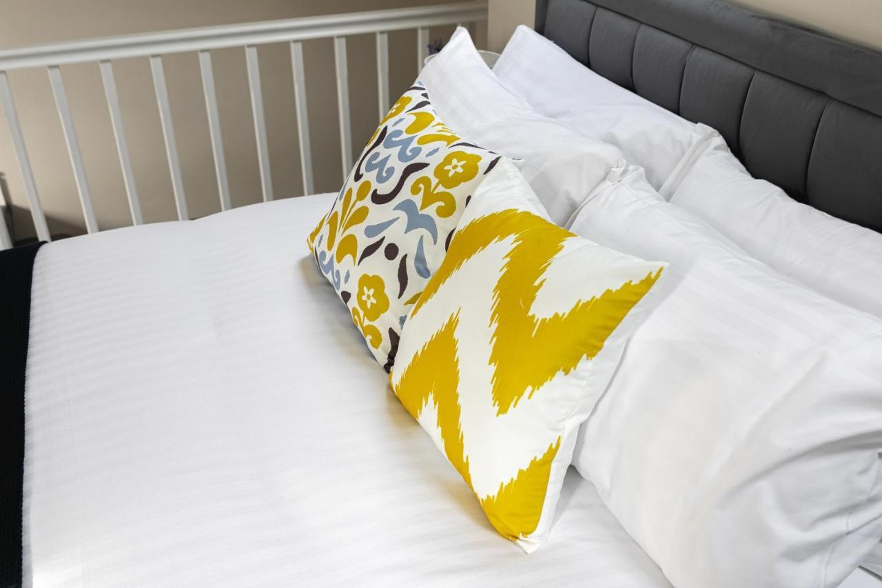 Skyvillion - Cozy Large 4 & 1 Bed Apartments In London Enfield, Mins To Tube Station, Free Wi-Fi Екстер'єр фото