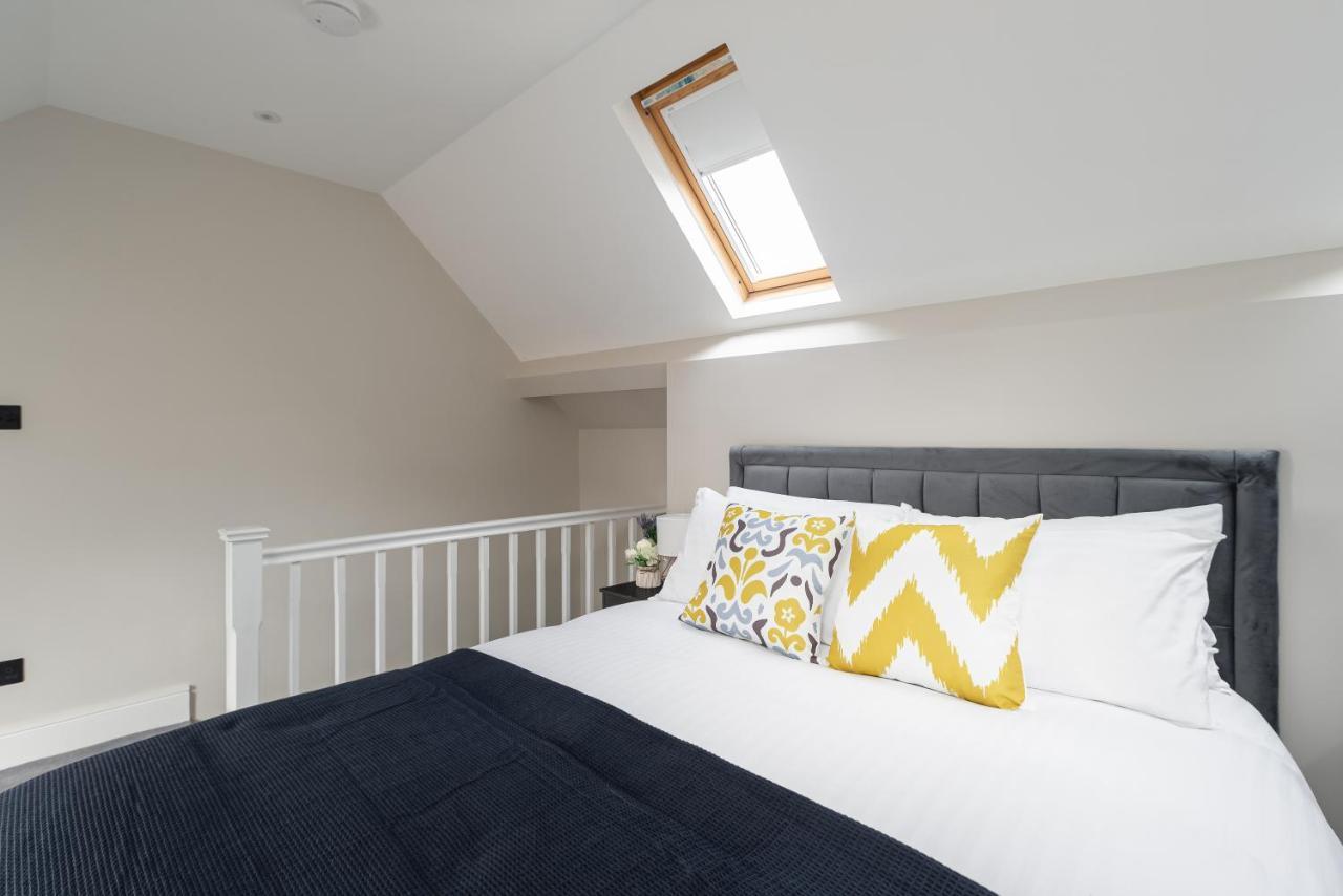 Skyvillion - Cozy Large 4 & 1 Bed Apartments In London Enfield, Mins To Tube Station, Free Wi-Fi Екстер'єр фото