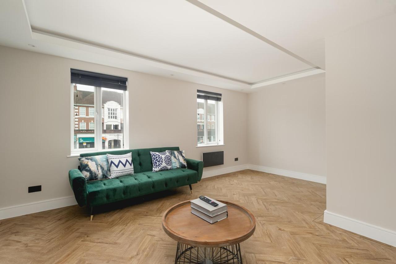 Skyvillion - Cozy Large 4 & 1 Bed Apartments In London Enfield, Mins To Tube Station, Free Wi-Fi Екстер'єр фото