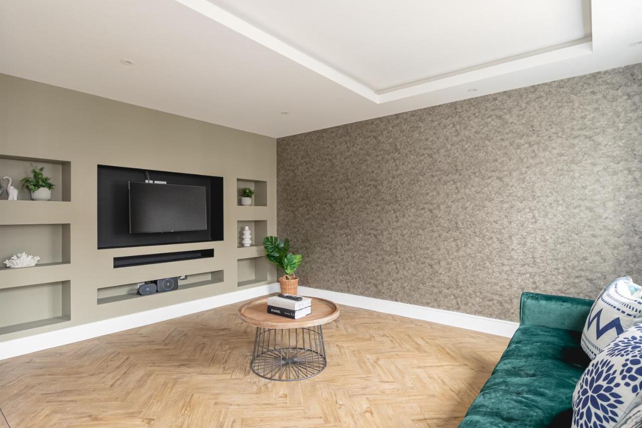 Skyvillion - Cozy Large 4 & 1 Bed Apartments In London Enfield, Mins To Tube Station, Free Wi-Fi Екстер'єр фото