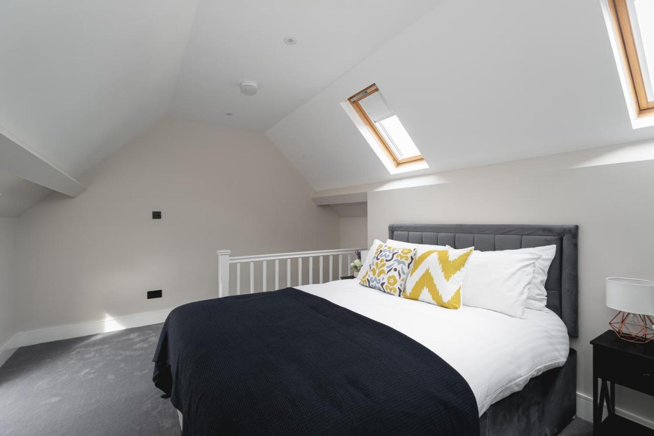 Skyvillion - Cozy Large 4 & 1 Bed Apartments In London Enfield, Mins To Tube Station, Free Wi-Fi Екстер'єр фото