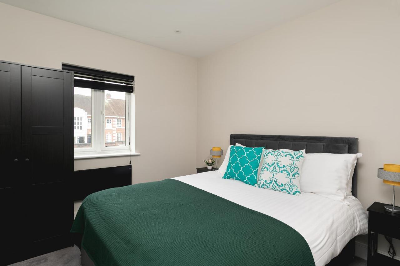 Skyvillion - Cozy Large 4 & 1 Bed Apartments In London Enfield, Mins To Tube Station, Free Wi-Fi Екстер'єр фото