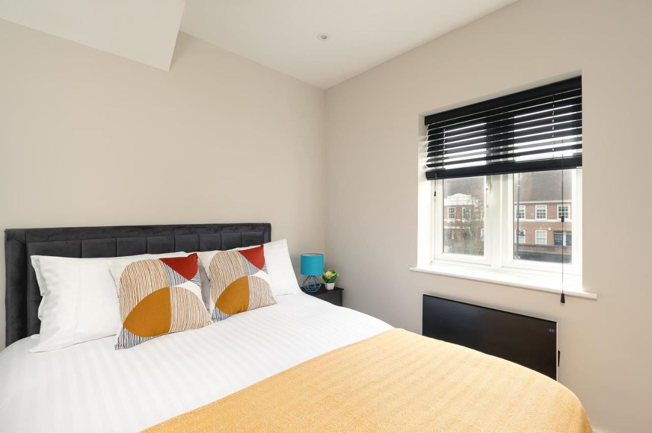 Skyvillion - Cozy Large 4 & 1 Bed Apartments In London Enfield, Mins To Tube Station, Free Wi-Fi Екстер'єр фото
