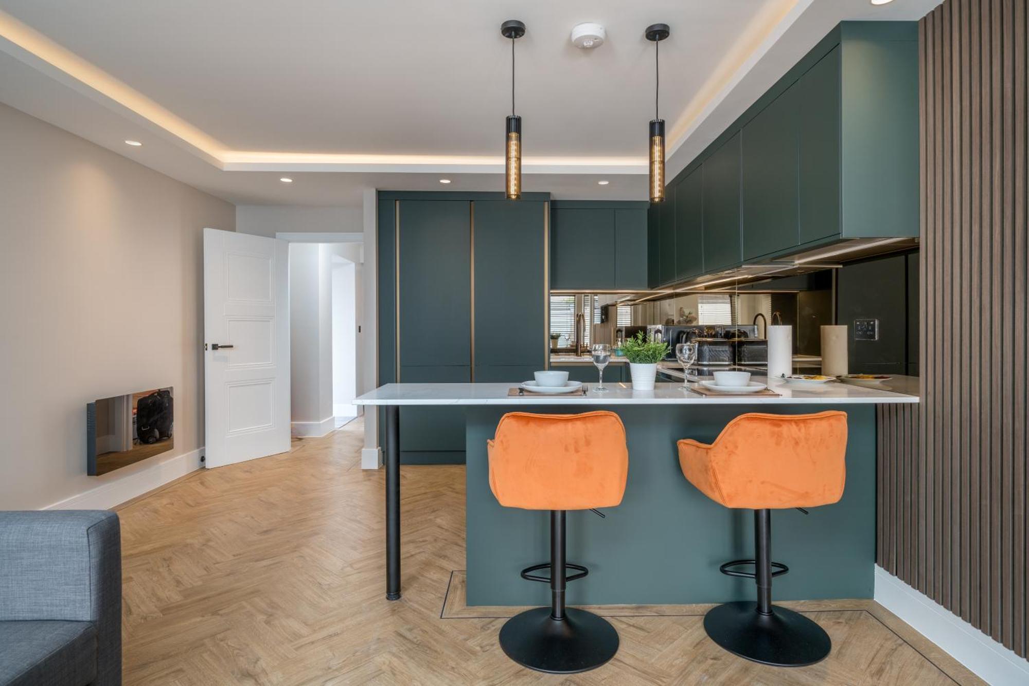Skyvillion - Cozy Large 4 & 1 Bed Apartments In London Enfield, Mins To Tube Station, Free Wi-Fi Екстер'єр фото