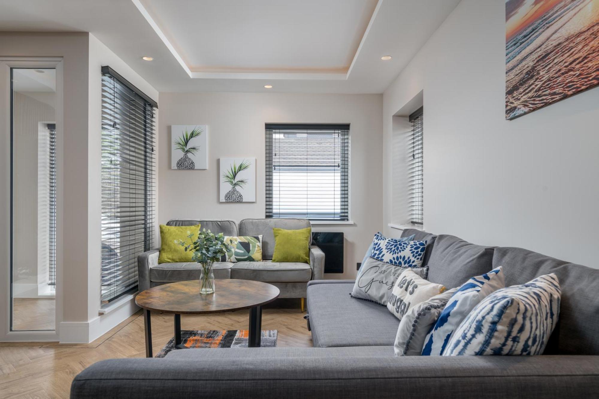Skyvillion - Cozy Large 4 & 1 Bed Apartments In London Enfield, Mins To Tube Station, Free Wi-Fi Екстер'єр фото