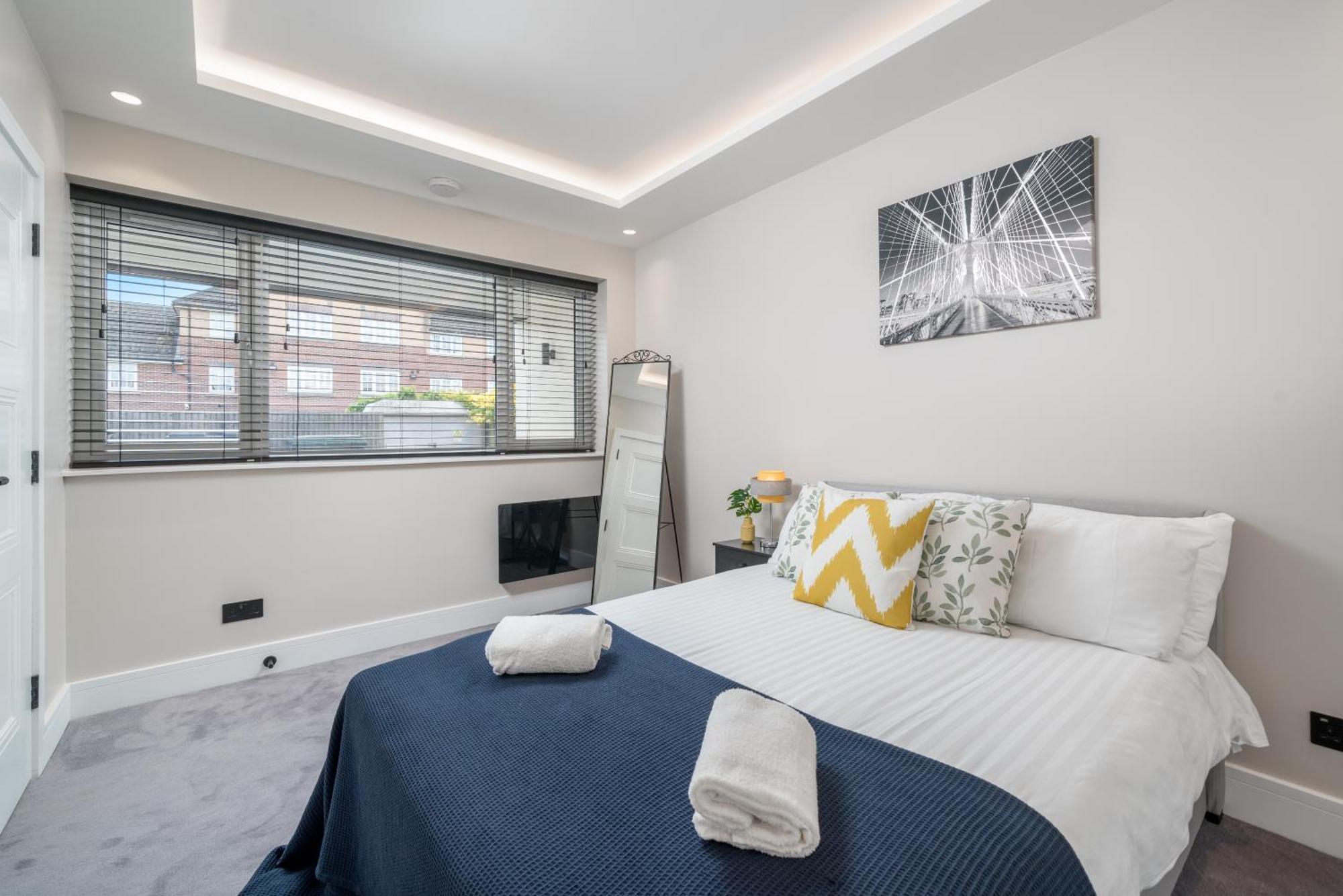 Skyvillion - Cozy Large 4 & 1 Bed Apartments In London Enfield, Mins To Tube Station, Free Wi-Fi Екстер'єр фото